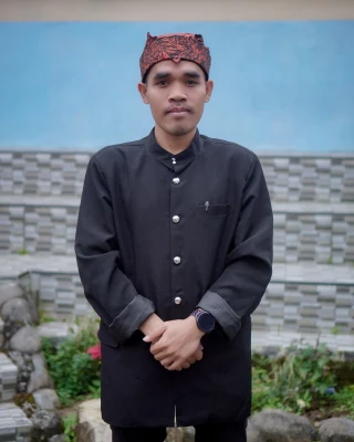 Mukhamad Makhfudhi, S.Pd., Gr.