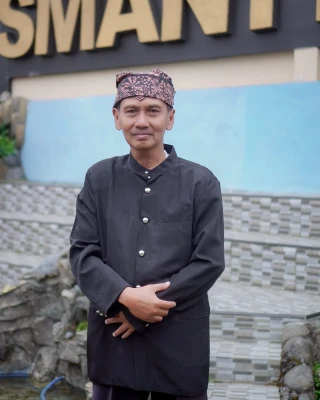 Nurcholis Huda, S.Pd
